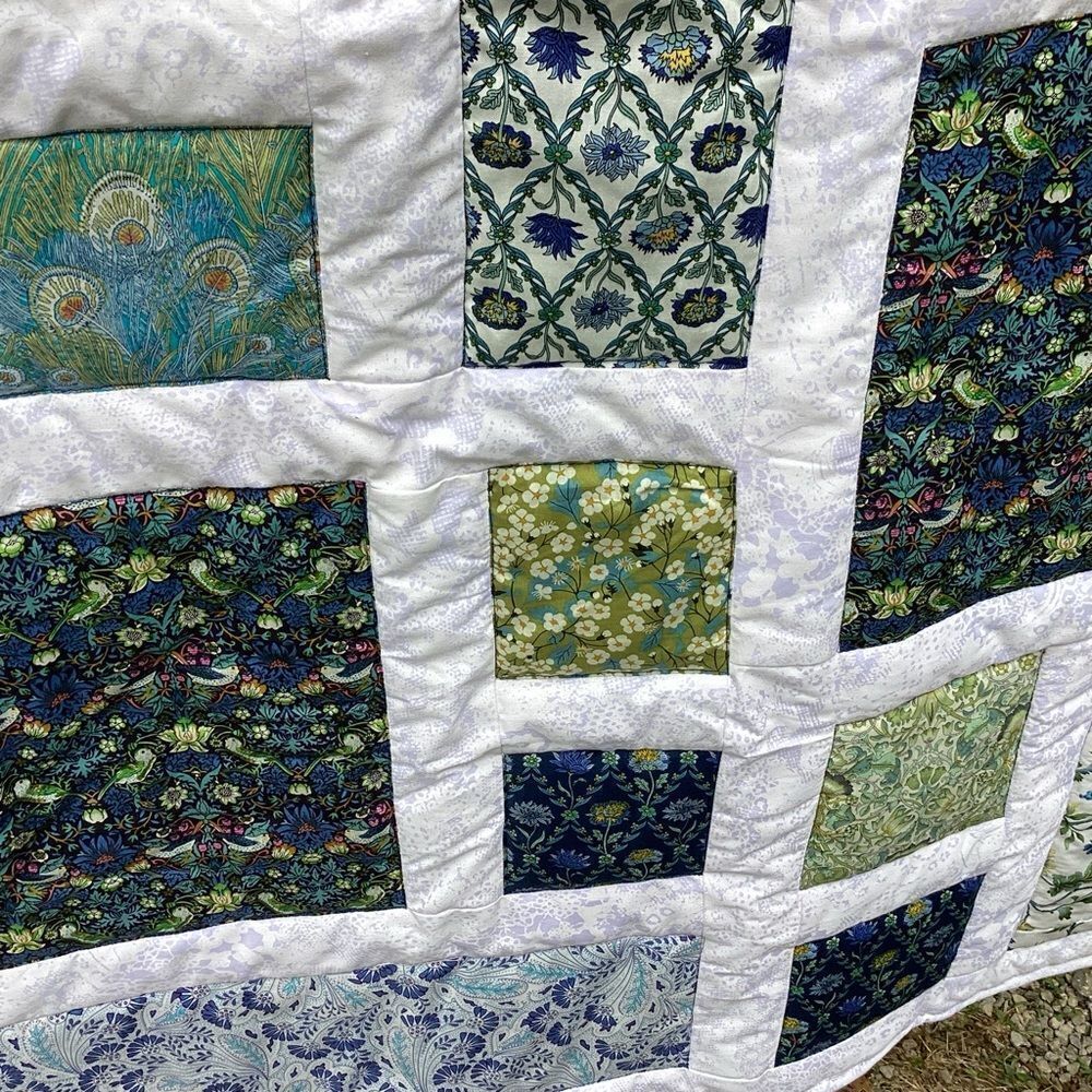NWT. Hand Crafted Lap Quilt Tana Lawn Fbrics - Picture 8 of 16